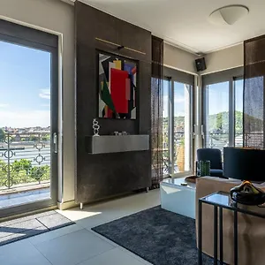 https://130-m2-apt-with-fantastic-view-to-river-danube.inbudapesthotels.com