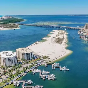 https://charming-holiday-isle-destin-beach-access-32541.panamacity-beachhotels.com