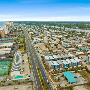 https://crescent-moon-palace-a-luxury-home-with-pool-parking.panamacity-beachhotels.com