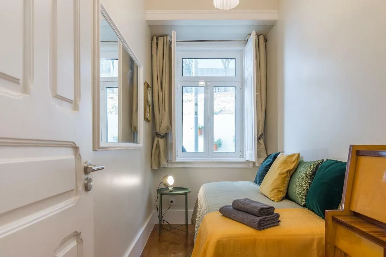 Lisbon Garden Retreat Apartment