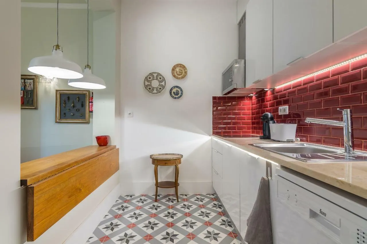Lisbon Garden Retreat Apartment