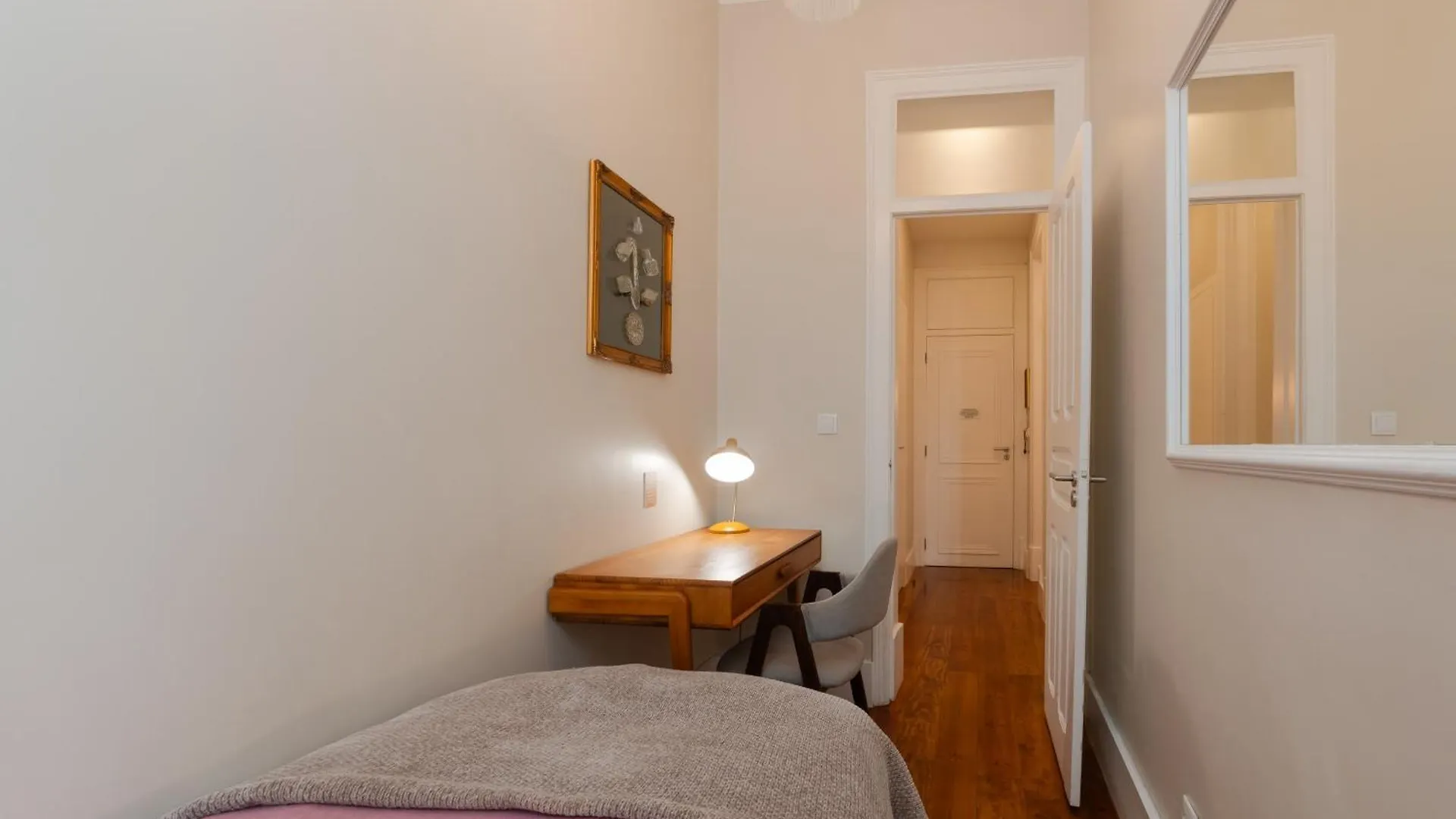 Lisbon Garden Retreat Apartment