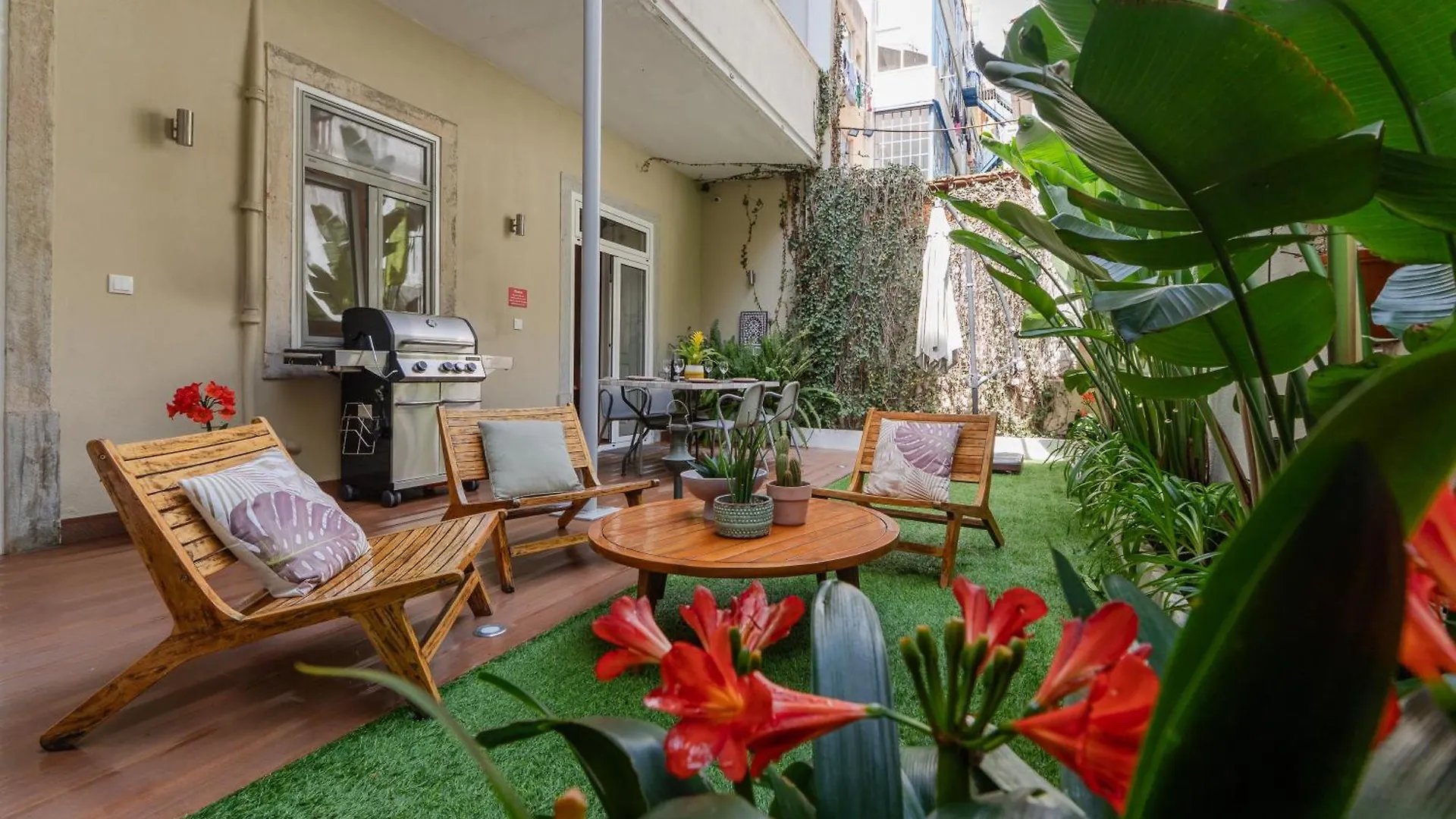 Lisbon Garden Retreat Apartment Portugal