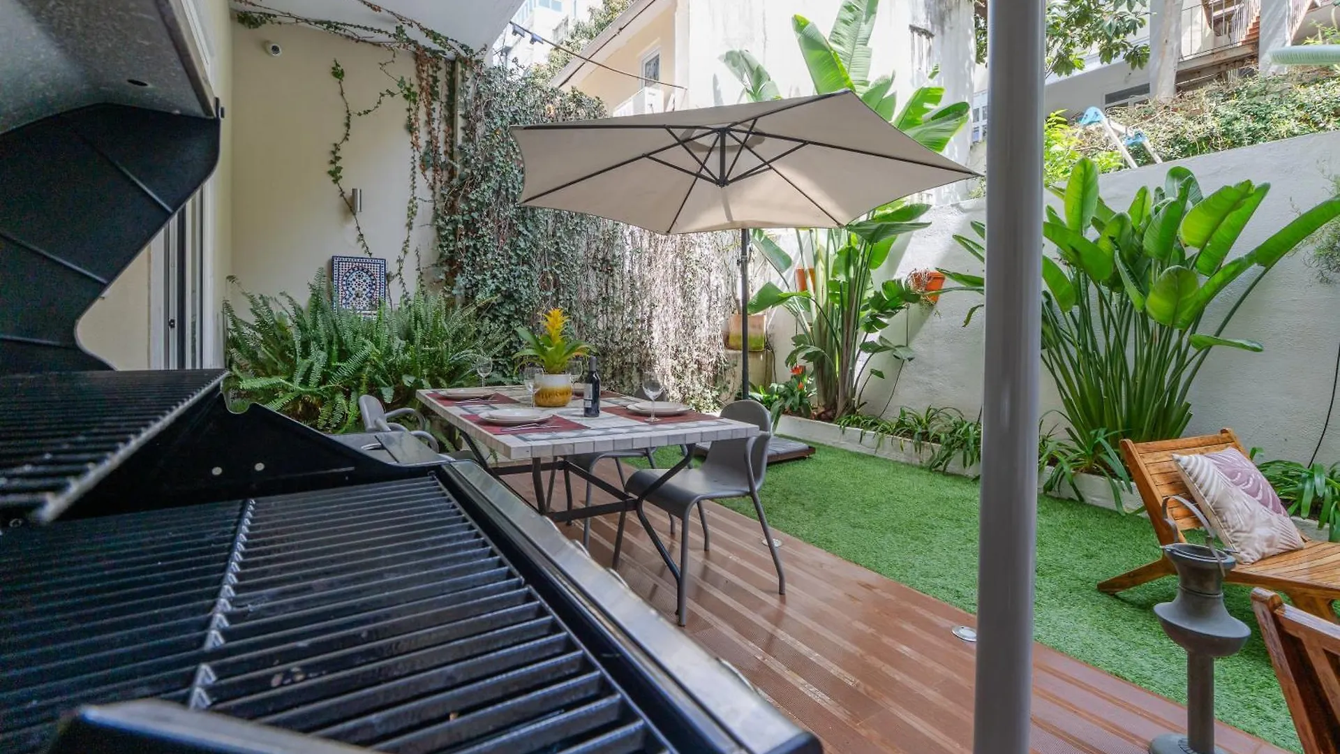 Lisbon Garden Retreat Apartment