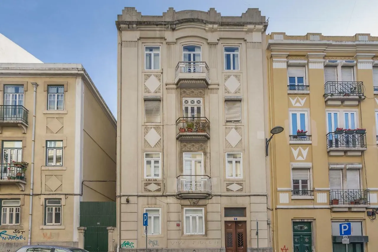 Lisbon Garden Retreat Apartment